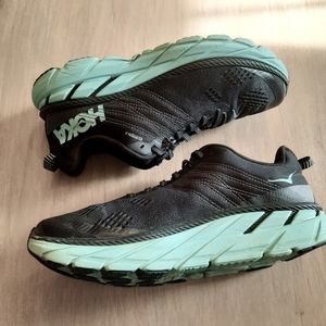 Women’s HOKA ONE ONE CLIFTON 6 RUNNING SHOES IN TEAL / BLACK